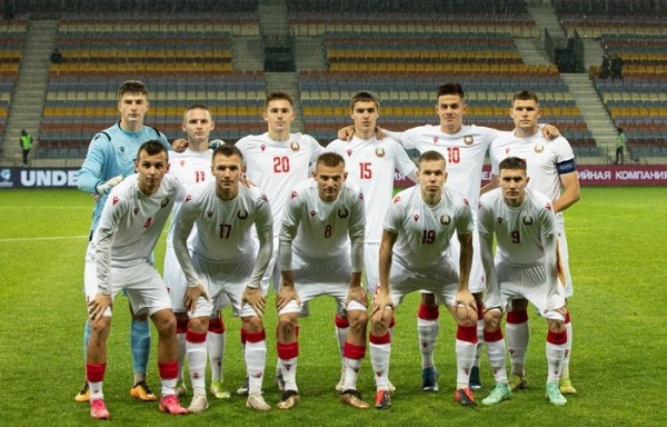 Футбол.  Молодежная сборная (U-21) отправилась в Кипр на матч квалификации ЧЕ, в составе 22 игрока
 