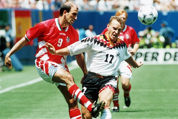 Все мячи на чемпионатах мира: в финале-1930 сыграли двумя разными, классику-1970 назвали в честь спутника, «джабулани»... Ох, «джабулани»!