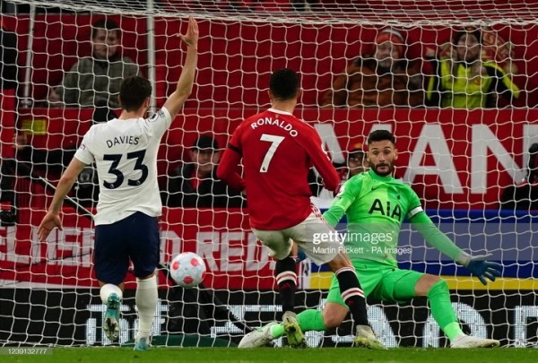 Футбол.  Чемпионат Англии. Хет-трик Криштиану Роналду принес "Манчестер Юнайтед" победу над "Тоттенхэмом"
 