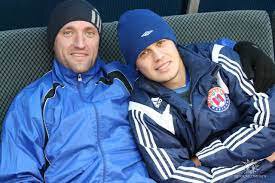 В уничтожаемом Россией Мариуполе раньше играли беларусы: Калачева зачехлили за красную на Евро, Беганский забил исторический мяч, Кирильчика обвиняли в расизме В уничтожаемом Россией Мариуполе раньше играли беларусы: Калачева зачехлили за красную на Евро, Беганский забил исторический мяч, Кирильчика обвиняли в расизме