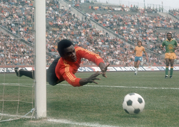 Все мячи на чемпионатах мира: в финале-1930 сыграли двумя разными, классику-1970 назвали в честь спутника, «джабулани»... Ох, «джабулани»!