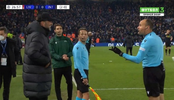 Какой же Клопп лучший! Остановил матч с «Интером», чтобы врачи спасли болельщика