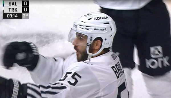 Хоккей.  КХЛ. Шайба Бэйлена помогла "Трактору" выйти в финал плей-офф Восточной конференции
  