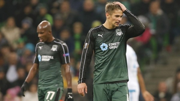 Иностранцы массово валят из России после начала войны в Украине, а что же беларусы? Есть прецеденты, но в основном на месте, играют под буквами Z и V на фан-секторе