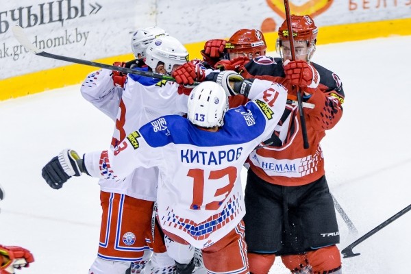 Хоккей.  Parimatch-Экстралига. 1/2 финала. "Неман" сократил отставание в серии с "Юностью"
 