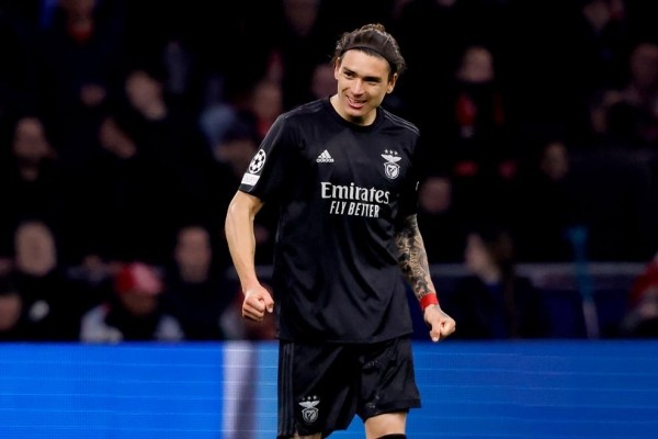 Футбол.  Лига чемпионов. "Бенфика" нанесла поражение "Аяксу" и пробилась в 1/4 финала
 