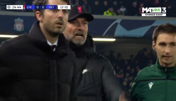 Какой же Клопп лучший! Остановил матч с «Интером», чтобы врачи спасли болельщика