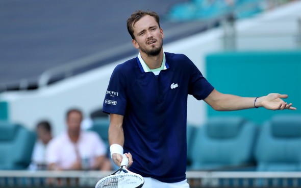 Теннис.  Министр спорта Великобритании: россиян и белорусов допустят к "Уимблдону" при отсутствии у них госфинансирования
 