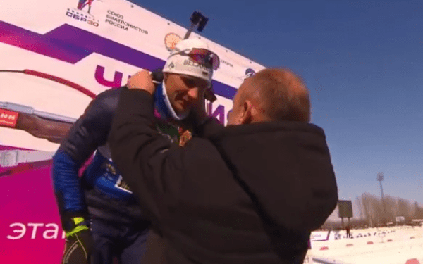 Белбиатлон открылся после гонок в России: Смольскому больно не от войны, Алимбекова исполнит приказы и против желания, будто бы забыли, кто снял их с Кубка мира