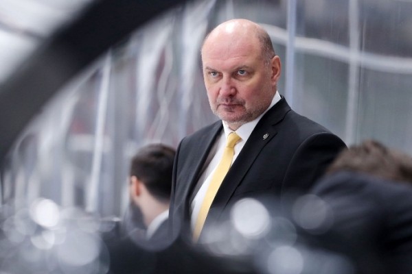 Хоккей.  Александр Андриевский покинул "Нефтяник"
 