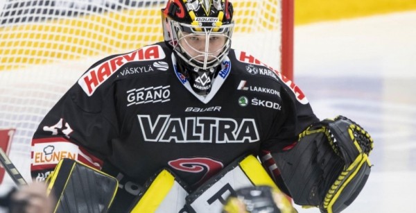 Хоккей.  Константин Шостак был признан первой звездой матча чемпионата Финляндии
 