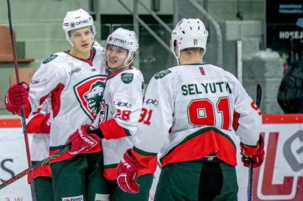 Хоккей. "БХ": белорусам запрещено играть в чемпионате Латвии
Хоккей. "БХ": белорусам запрещено играть в чемпионате Латвии