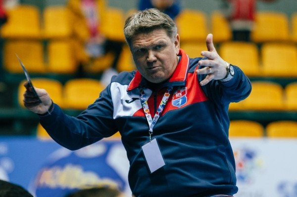 Экс-тренер «Мешкова» в войну сразу уехал из России (и беларусов подвез): единство родной Украины – до слез, Лукашенко в кабале и врет, молчание спорта – кощунство Экс-тренер «Мешкова» в войну сразу уехал из России (и беларусов подвез): единство родной Украины – до слез, Лукашенко в кабале и врет, молчание спорта – кощунство