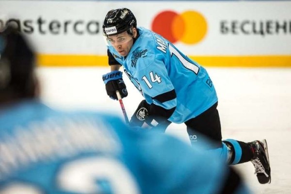 Хоккей.  Игорь Мартынов и Артем Демков командированы в солигорский "Шахтер"
 