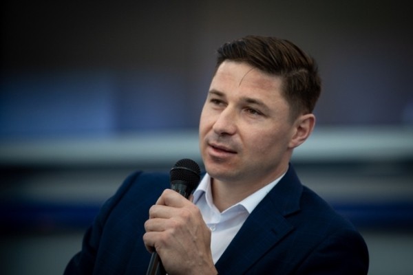 Хоккей. Александр Богданович: в первую очередь прорабатываем возможность нашего представительства в МХЛ
Хоккей. Александр Богданович: в первую очередь прорабатываем возможность нашего представительства в МХЛ