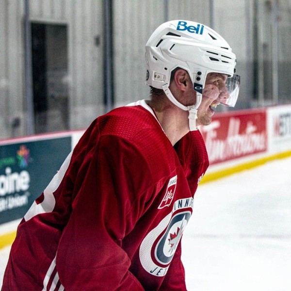 Хоккей. Дмитрий Кузьмин продолжил блестящий отрезок в OHL
Хоккей. Дмитрий Кузьмин продолжил блестящий отрезок в OHL