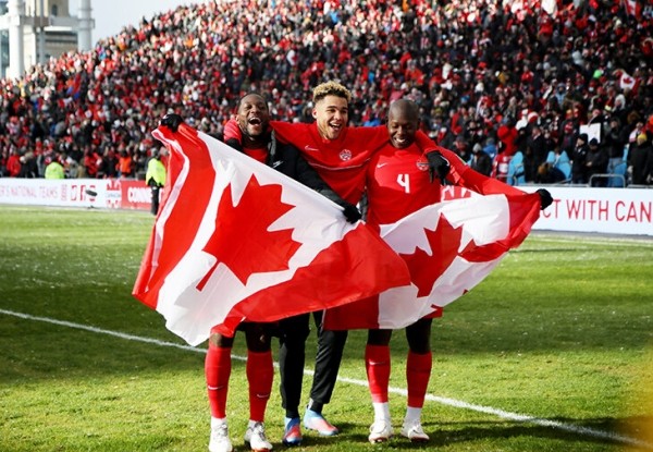 Канада – на ЧМ впервые за 36 лет! Казалось бы, нефутбольная страна поднялась со дна за 4 года (были рядом с Беларусью, но улетели практически в космос) Канада – на ЧМ впервые за 36 лет! Казалось бы, нефутбольная страна поднялась со дна за 4 года (были рядом с Беларусью, но улетели практически в космос)