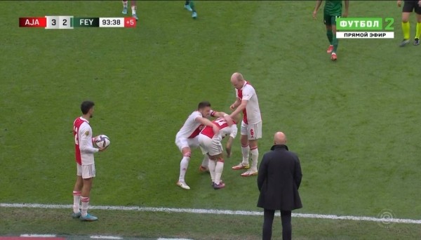 Самая нелепая симуляция года – Антони из «Аякса» уложили собственные партнеры Самая нелепая симуляция года – Антони из «Аякса» уложили собственные партнеры