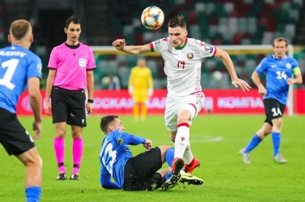 Футбол. Евгений Яблонский о товарищеских матчах: это новый опыт, в сборной много новых лиц, будем пробовать разные схемы игры
Футбол. Евгений Яблонский о товарищеских матчах: это новый опыт, в сборной много новых лиц, будем пробовать разные схемы игры