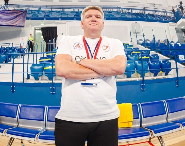 Экс-тренер «Мешкова» в войну сразу уехал из России (и беларусов подвез): единство родной Украины – до слез, Лукашенко в кабале и врет, молчание спорта – кощунство Экс-тренер «Мешкова» в войну сразу уехал из России (и беларусов подвез): единство родной Украины – до слез, Лукашенко в кабале и врет, молчание спорта – кощунство