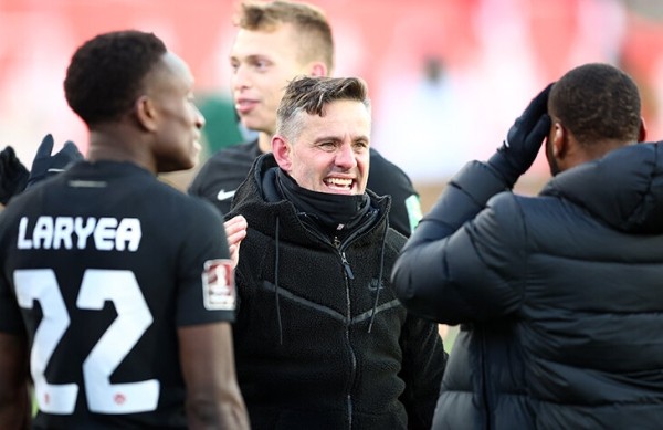 Канада – на ЧМ впервые за 36 лет! Казалось бы, нефутбольная страна поднялась со дна за 4 года (были рядом с Беларусью, но улетели практически в космос) Канада – на ЧМ впервые за 36 лет! Казалось бы, нефутбольная страна поднялась со дна за 4 года (были рядом с Беларусью, но улетели практически в космос)