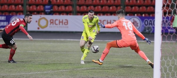 Футбол. Чемпионат Беларуси. "Шахтер" теряет очки, БАТЭ не оставляет шансов "Славии" — полная картина 1-го тура
Футбол. Чемпионат Беларуси. "Шахтер" теряет очки, БАТЭ не оставляет шансов "Славии" — полная картина 1-го тура