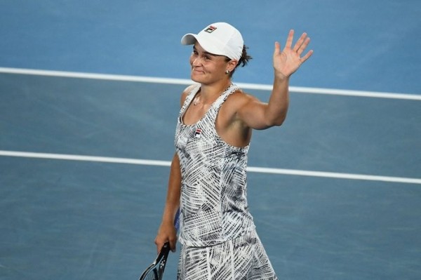 Теннис.  Первая ракетка мира Эшли Барти в 25 лет объявила о завершении карьеры
 