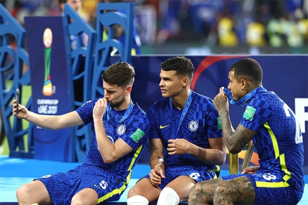 Тиаго Силва – футбольный Бенджамин Баттон. Не стареет благодаря системе Тухеля и делает из «Челси» крепость в защите Тиаго Силва – футбольный Бенджамин Баттон. Не стареет благодаря системе Тухеля и делает из «Челси» крепость в защите