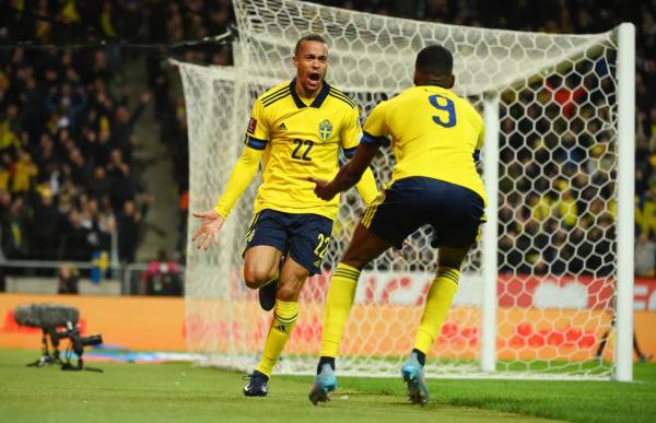 Футбол. Сборная Швеции в дополнительное время переиграла чехов и вышла в финал "стыков" ЧМ-2022
Футбол. Сборная Швеции в дополнительное время переиграла чехов и вышла в финал "стыков" ЧМ-2022