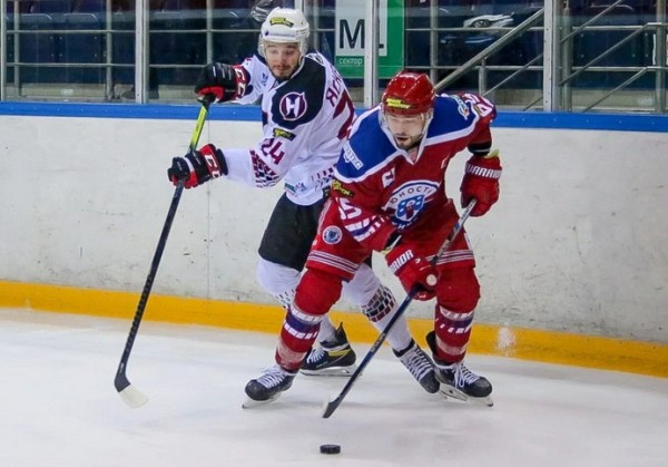 Хоккей.  Parimatch-Экстралига. 1/2 финала. Во втором матче серии "Юность" вновь переиграла "Неман"
 