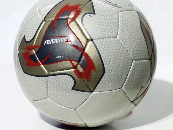 Все мячи на чемпионатах мира: в финале-1930 сыграли двумя разными, классику-1970 назвали в честь спутника, «джабулани»... Ох, «джабулани»!