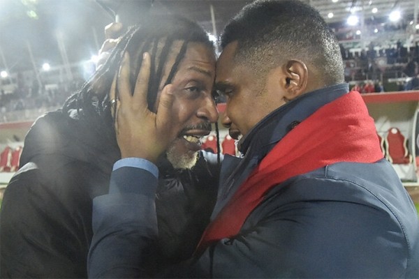 118-я минута – на ЧМ вырывается Алжир, 124-я – вдруг путевку забирает Камерун. Горе проигравшего тренера 😭