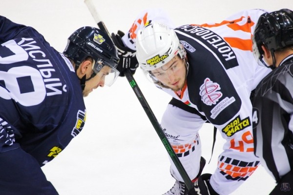 Хоккей.  Parimatch-Экстралига. 1/2 финала. Первый матч. "Металлург" примет "Шахтер"
&nbsp;