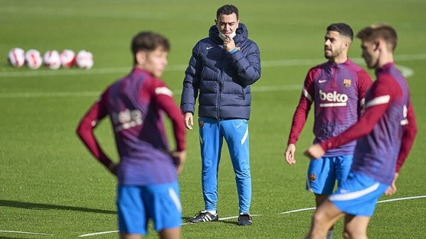 Хави уже многое изменил в «Барсе» – они с «Реалом» снова ровня. Самый смелый в Ла Лиге прессинг, установки детальнее, фланги эффективные и элегантные Хави уже многое изменил в «Барсе» – они с «Реалом» снова ровня. Самый смелый в Ла Лиге прессинг, установки детальнее, фланги эффективные и элегантные