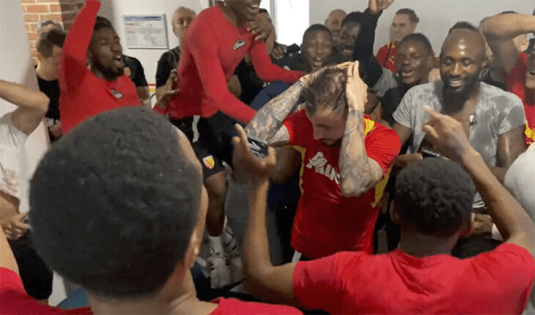 Его не брали в брестское «Динамо», а теперь вызвали в сборную Франции – парень плакал и купался в любви одноклубников и фанатов Его не брали в брестское «Динамо», а теперь вызвали в сборную Франции – парень плакал и купался в любви одноклубников и фанатов