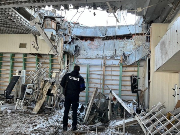 Российская армия уничтожает спортивную инфраструктуру в Украине: разрушили стадион клуба УПЛ (назван в честь русского), под обстрелы попали спорткомплексы и бассейн Российская армия уничтожает спортивную инфраструктуру в Украине: разрушили стадион клуба УПЛ (назван в честь русского), под обстрелы попали спорткомплексы и бассейн