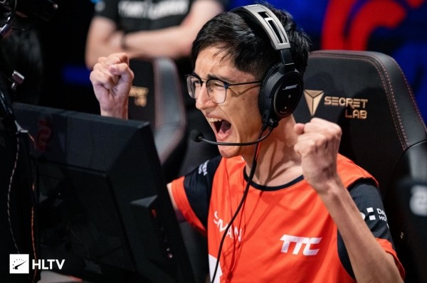 Разное.  Казахстанская организация -- чемпион турнира на Биткоин, NaVi выступили с заявлением о CS:GO-составе и другие новости индустрии за 29 марта
 