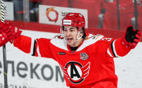 Легионеры бегут из КХЛ: натурализованные беларусы покидают клубы России, «Динамо» может вернуться из Питера неполным комплектом