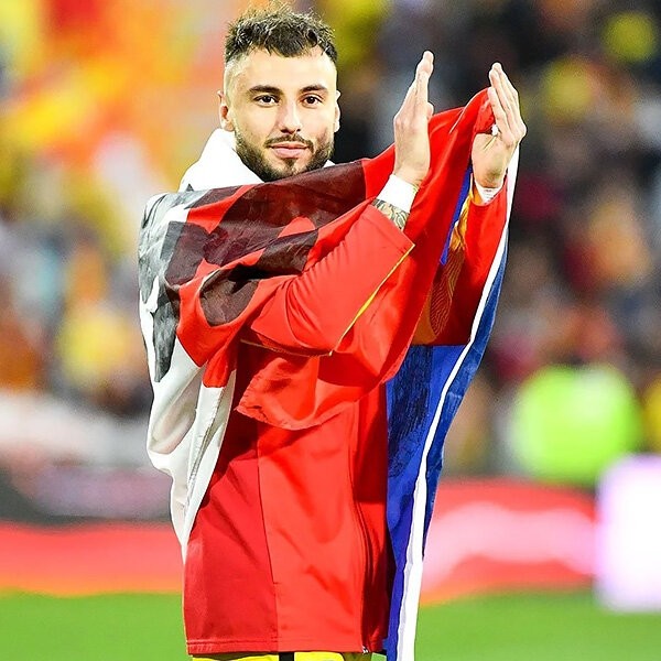 Его не брали в брестское «Динамо», а теперь вызвали в сборную Франции – парень плакал и купался в любви одноклубников и фанатов Его не брали в брестское «Динамо», а теперь вызвали в сборную Франции – парень плакал и купался в любви одноклубников и фанатов