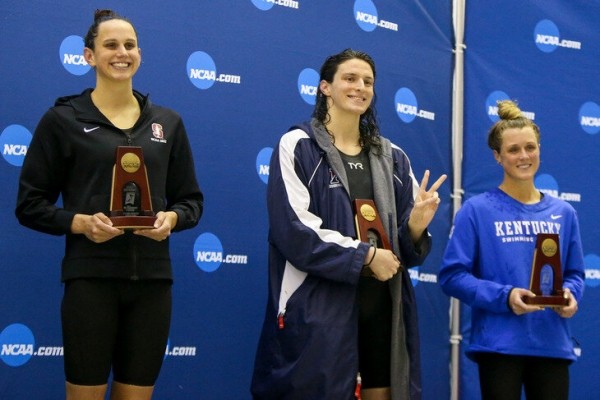 «Почему мы не мешаем им разрушать женский спорт?» В США экс-мужчина побеждает девушек в плавании – их родители возмущены