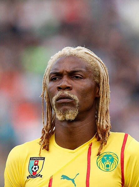 118-я минута – на ЧМ вырывается Алжир, 124-я – вдруг путевку забирает Камерун. Горе проигравшего тренера 😭