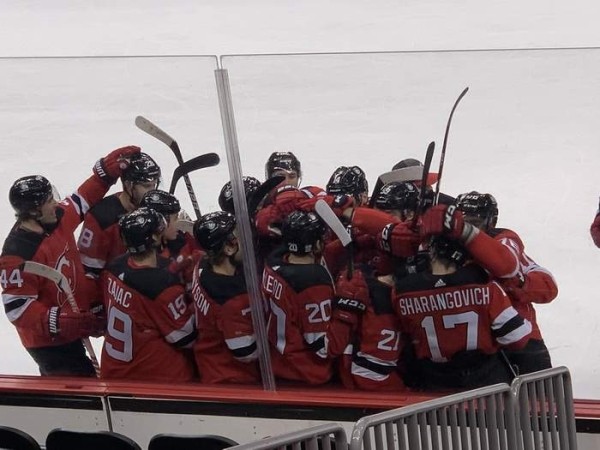 Хоккей. НХЛ. "Нью-Джерси" был сильнее "Сент-Луиса". Шарангович очков не набрал
Хоккей. НХЛ. "Нью-Джерси" был сильнее "Сент-Луиса". Шарангович очков не набрал