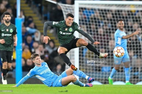 Футбол.  Лига чемпионов. "Манчестер Сити" сыграл вничью со "Спортингом" и вышел в четвертьфинал
 