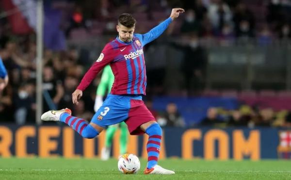 Футбол.  Защитник "Барселоны" Херард Пике не планирует уходить из футбола
 