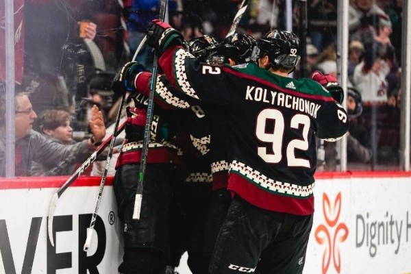 Хоккей. Владислав Колячонок помог "Аризоне" победить "Колорадо" в матче регулярного чемпионата НХЛ
Хоккей. Владислав Колячонок помог "Аризоне" победить "Колорадо" в матче регулярного чемпионата НХЛ