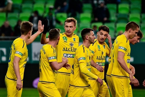 5 спортсменов из Беларуси, которых можно назвать фартовыми: подписались за Лукашенко, а теперь играют в Европе – и пока их не берут никакие санкции