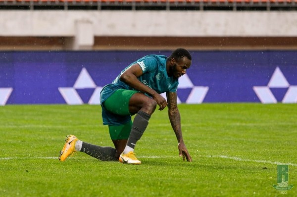 Клуб олигарха из окружения Лукашенко хотел бороться за золото, но опустился в Д3. Состав был очень приличным – вот куда разбрелись игроки