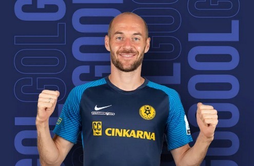 Футбол. Чемпионат Словении. Иван Маевский принес победу "Целе" в матче с "Домжале"
Футбол. Чемпионат Словении. Иван Маевский принес победу "Целе" в матче с "Домжале"