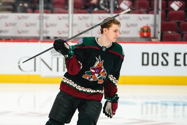 Хоккей.  НХЛ. "Аризона" с Колячонком уступила "Бостону", белорус обновил рекорд по игровому времени
  Хоккей.  НХЛ. "Аризона" с Колячонком уступила "Бостону", белорус обновил рекорд по игровому времени