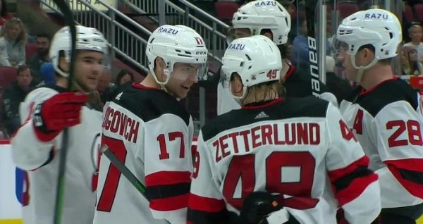 Хоккей.  НХЛ. Форвард "Нью-Джерси" Егор Шарангович — первая звезда матча с "Аризоной"
  